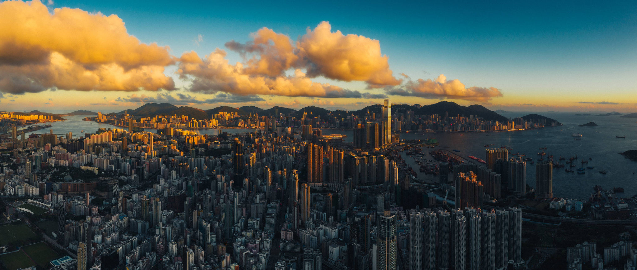 Hong Kong Glamour (Panoramic Edition) by Martin Lee - Print
